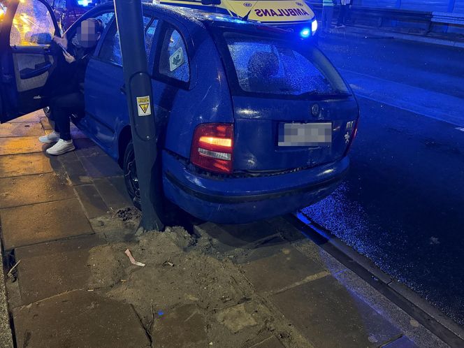 Karambol w Warszawie. 12 samochodów rozbitych, są ranni