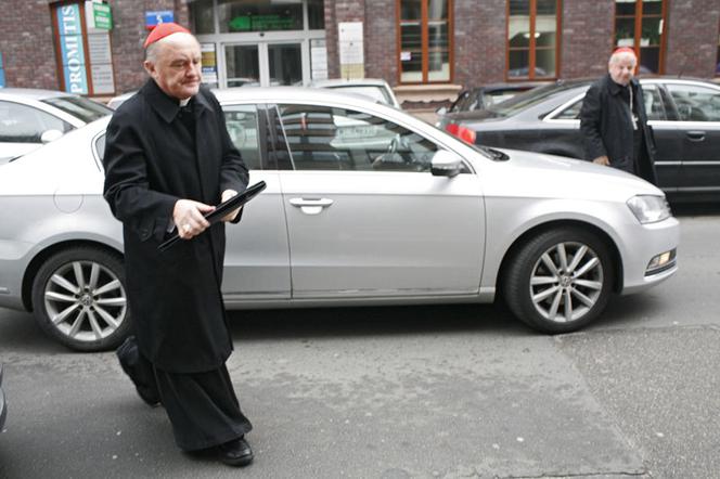 Rewia biskupich limuzyn