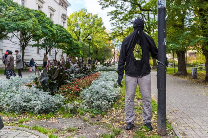 5 Instalacja "Holy Man" Marka Jenkinsa w pasażu Rubinsteina przy Piotrkowskiej