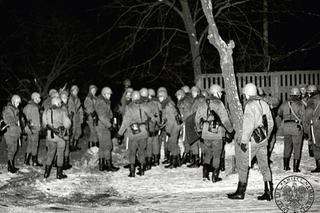 Stan wojenny w Krakowie [ARCHIWALNE ZDJĘCIA]