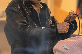 Monika w czepku urodzona