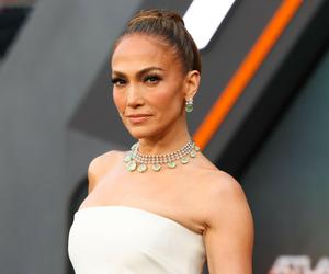 Sztuczna inteligencja wykorzystała twarz Jennifer Lopez w reklamie bez jej zgody