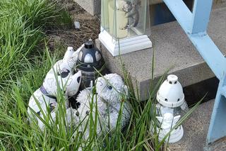 Białe aniołki przy torach. Tu pod tramwajem zginął czterolatek