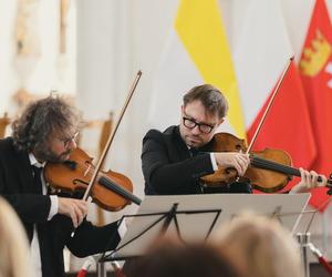 Koncert ku pamięci Pawła Adamowicza. Niezapomniany duet w Bazylice Mariackiej 