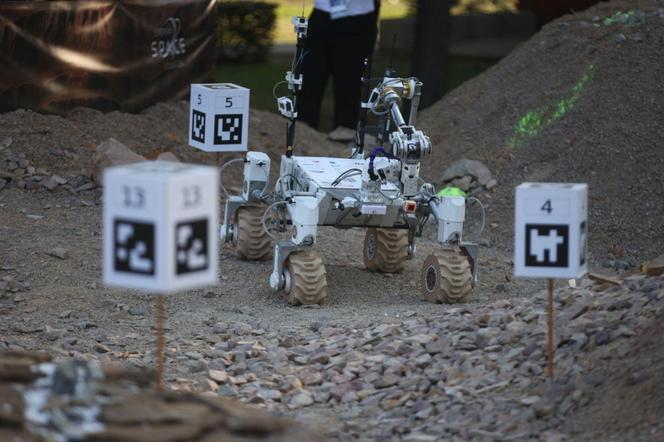 10. edycja zawodów łazików marsjańskich European Rover Challenge na terenie Akademii Górniczo-Hutniczej w Krakowie