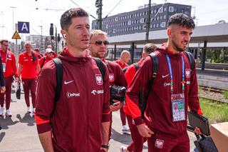 Nie wierzyliśmy własnym oczom, co Robert Lewandowski robił przed meczem z Austrią. Wydał go kolega z reprezentacji! Można się zapomnieć