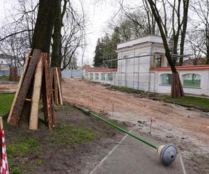 Remont parku Planty. Nie było dostępu do słynnej białostockiej toalety