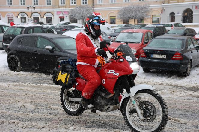 Śnieżyca niestraszna MotoMikołajom z Lublina!