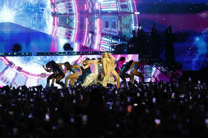 Koncert Jennifer Lopez w Warszawie (25.07.2025) - część pierwsza. Organizatorem koncertu jest Prestige MJM