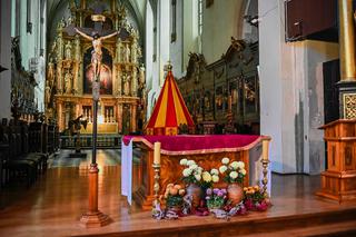 Wygląda jak 90 lat temu. Papieski parasol wrócił do Gdańska