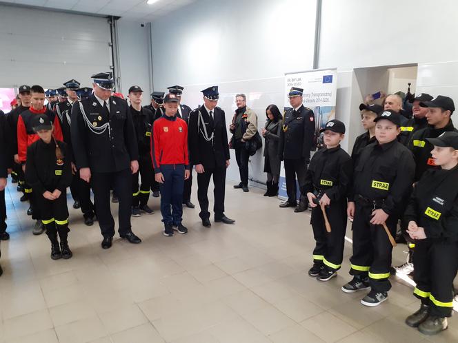 Przekazanie promes dla młodzieżowych drużyn strażaków ochotników w KM PSP w Siedlcach