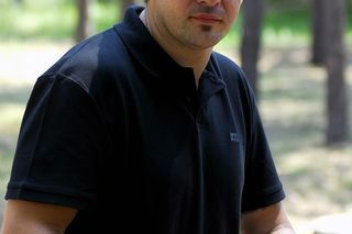 Tak Tomasz Karolak wyglądał prawie 20 lat temu! Już wtedy występował w hitowych komediach