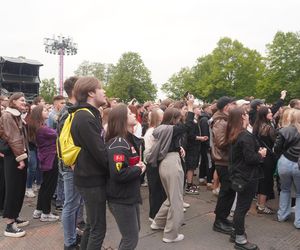 Kortowiada 2025. Koncerty na Plaży Kortowskiej przyciągnęły tłumy. Tak wyglądał drugi dzień imprezy!
