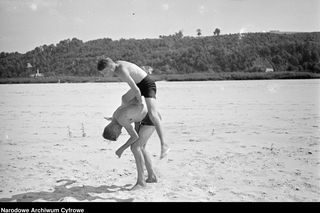 Tak wyglądał wypoczynek na Wisłą w Kazimierzu Dolnym prawie 100 lat temu