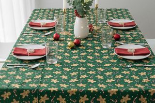 Gdzie kupić najpiękniejsze obrusy świąteczne? Przegląd sieciówek