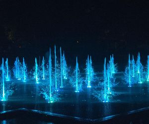 Muzyka, światło i woda w sercu Bydgoszczy. Ta fontanna naprawdę gra!