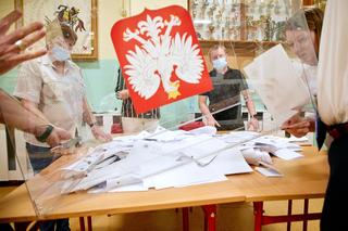 Polacy nie ufają władzy. Blisko 40 procent Polaków obawia się sfałszowania wyborów