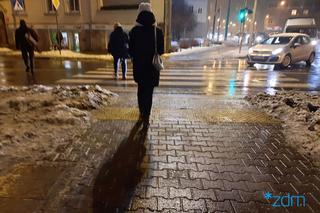 Trwa usuwanie śliskości na poznańskich ulicach