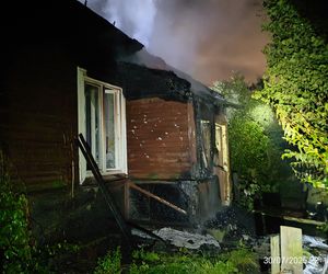 Pożar budynku na os. Bugaj w Starachowicach