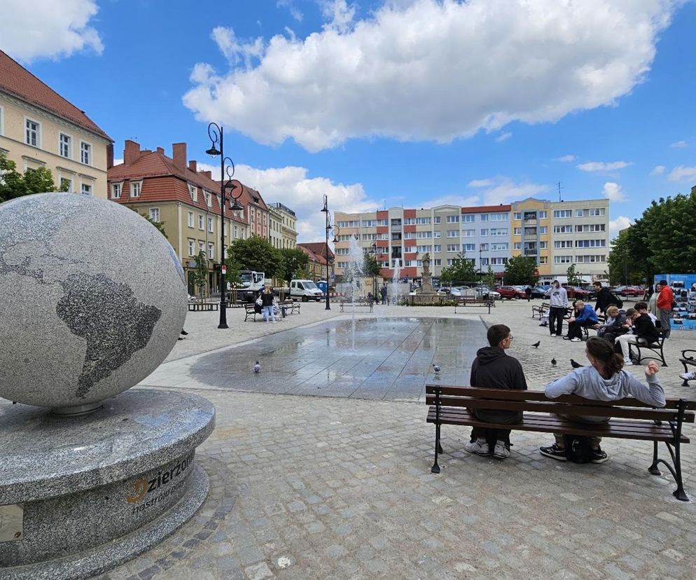 Sława fontann posadzkowych nie słabnie, mimo że ich realia nie zawsze są kolorowe
