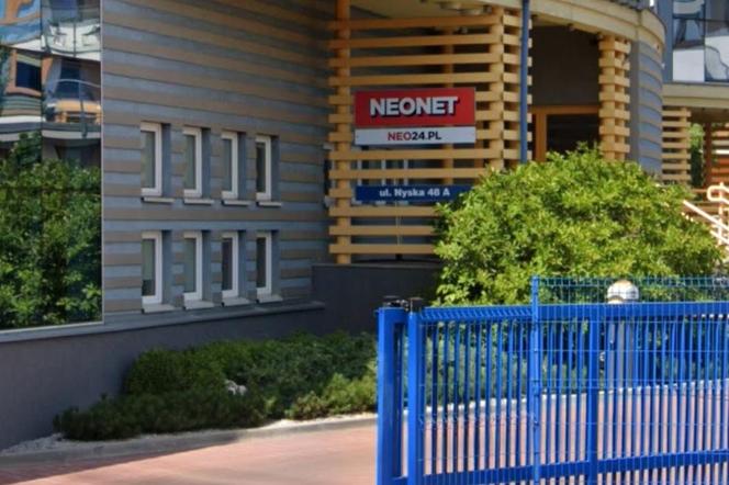 Grupowe zwolnienia w Neonet. We Wrocławiu planują zwolnić prawie sto osób 