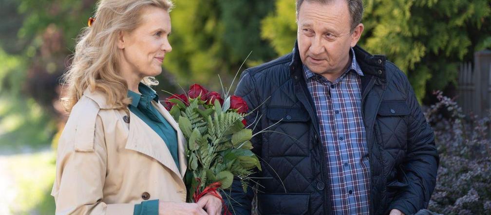 M jak miłość. Co dalej z miłością Krystyny i Staszka. Wątek Popławskiego i jego żony upadnie w serialu?