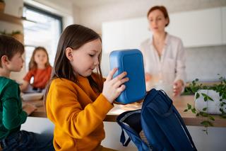 Szkoła opublikowała listę wyprawkową dla pierwszaków. Mama mówi, co naprawdę się przydało 