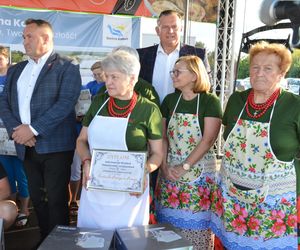 W konkursie na najlepsze pierogi w powiecie Siedleckim w 2025 roku zwyciężył męski zespół KGW „Sami Swoi” z Kotunia! 