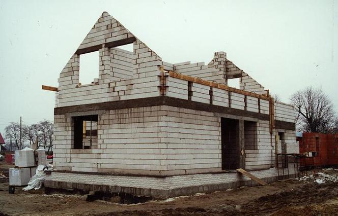 Mury z silikatów