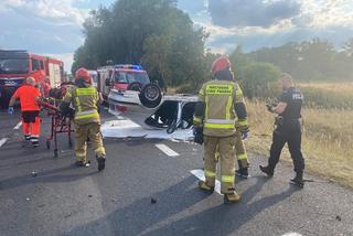 BMW zderzyło się czołowo z tirem w Myszęcinie