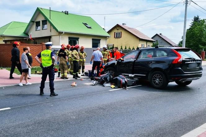 Śmiertelny wypadek na ul. Opoczyńskiej w Tomaszowie Mazowieckim. Nie żyje 54-latek na skuterze