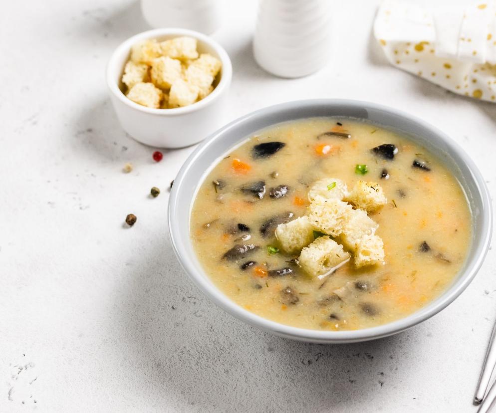 Grzybowa z dzikim ryżem - zdrowa zupa o pysznym smaku