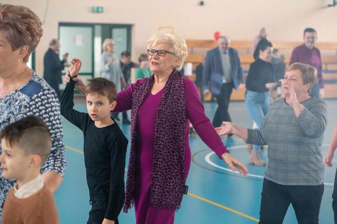 Na imprezie Babcie i Dziadkowie z Łukowa i okolic bawili się wspólnie ze swoimi dziećmi i wnuczętami