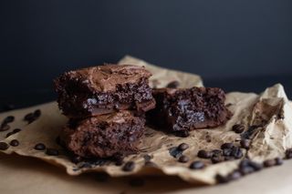 Aromatyczna alternatywa dla klasycznego brownie. Te składniki idealnie się sprawdzą