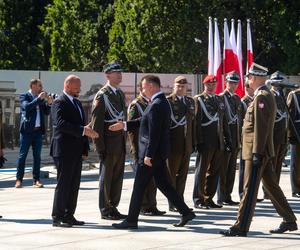 Obchody Święta Wojska Polskiego na pl. Piłsudskiego