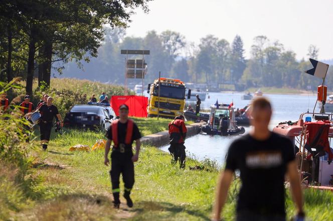 Auto zsunęło się do wody. Dramat na Kanale Grunwaldzkim