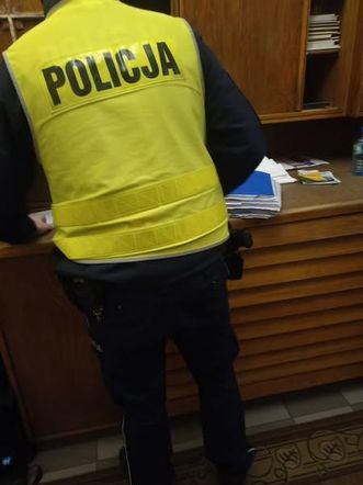 Weszła do kościoła w Kępnie i spaliła Biblię! Kobietę zatrzymał jeden z parafian