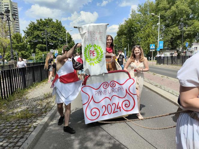 Juwenalia Śląskie rozpoczęte. Korowód przeszedł ulicami Katowic