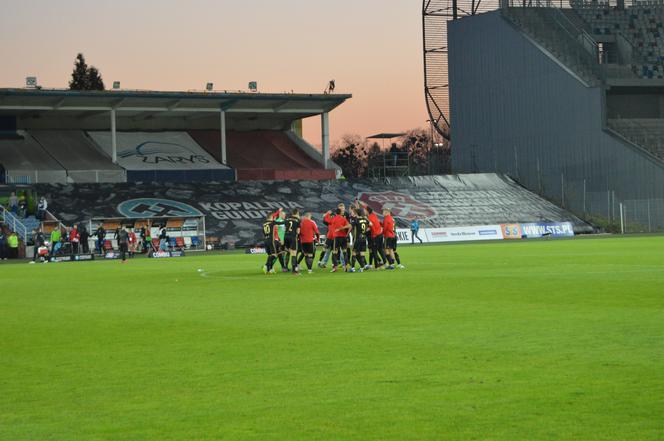 Górnik Zabrze - Arka Gdynia: Nieważny styl, ważne punkty [ZDJĘCIA KIBICÓW]