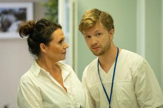 M jak miłość odc. 1679. Łukasz (Jakub Józefowicz), Marysia (Małgorzata Pieńkowska)