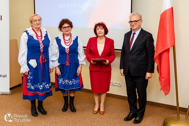 „Niech połączy nas hymn” - piękna, kolorowa premiera w siedzibie Starostwa Powiatowego