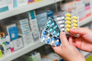 Wstrzymany obrót wszystkich partii leku. GIF: Preparat z grupy statyn nie spełnia wymagań