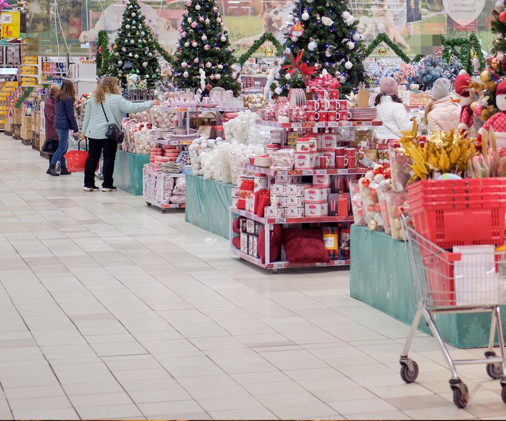 Praca świąteczna w supermarkecie. Rodzaje stanowisk i stawki