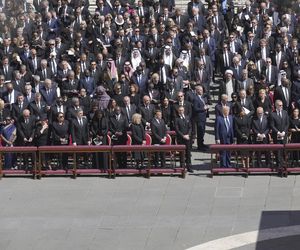 Trump powiedział to do Macrona na pogrzebie! Nie powinieneś tu być