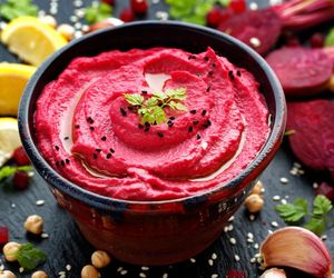 Zamień tłuste sosy na lekką alternatywę. Prosty przepis, który idealnie pasuje do nachosów i kanapek