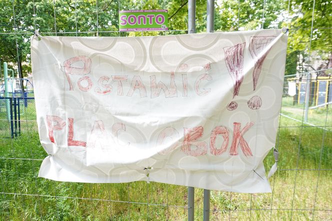 Ogrodzony plac zabaw na Winogradach