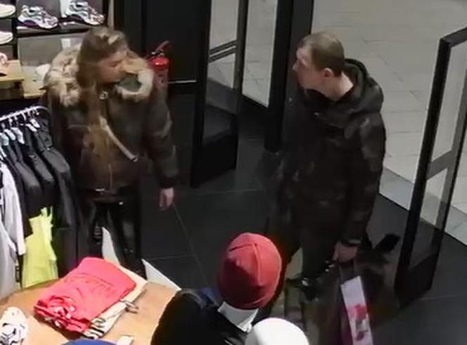 Ukradli w Focus Mall Bydgoszcz ubrania warte 2 tysiące złotych. Poznajesz ich?
