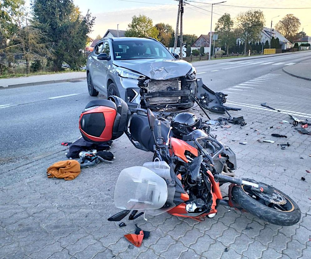 Zderzenie samochodu z motocyklem pod Iławą