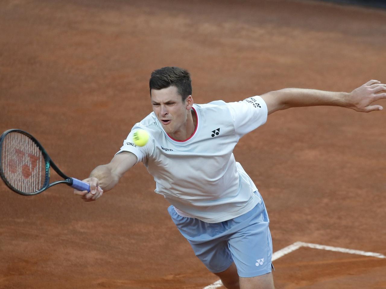 Hubert Hurkacz ODPADŁ z Roland Garros w I rundzie! Polak wygrał dwa pierwsze sety, ale potem zgasł