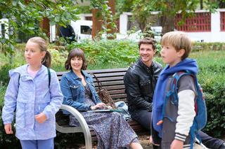 	M jak miłość odc. 1784. Szymek (Staś Szczypiński), Maja (Laura Jankowska), Marcin (Mikołaj Roznerski), Ania (Alina Szczegielniak)